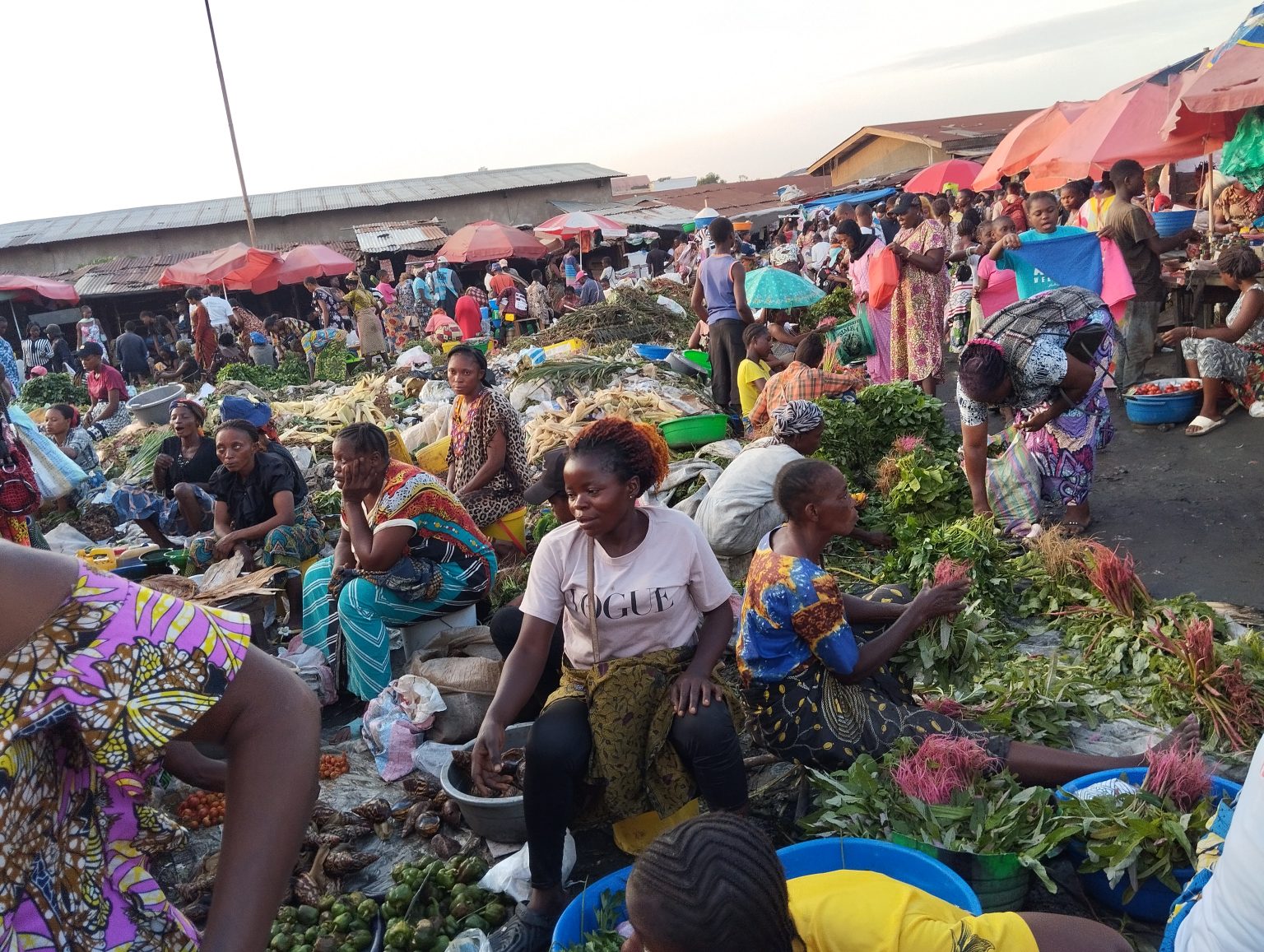 Kisangani : L’insalubrité du marché central de Kisangani ; Un défi persistant sous l’œil impuissant du maire