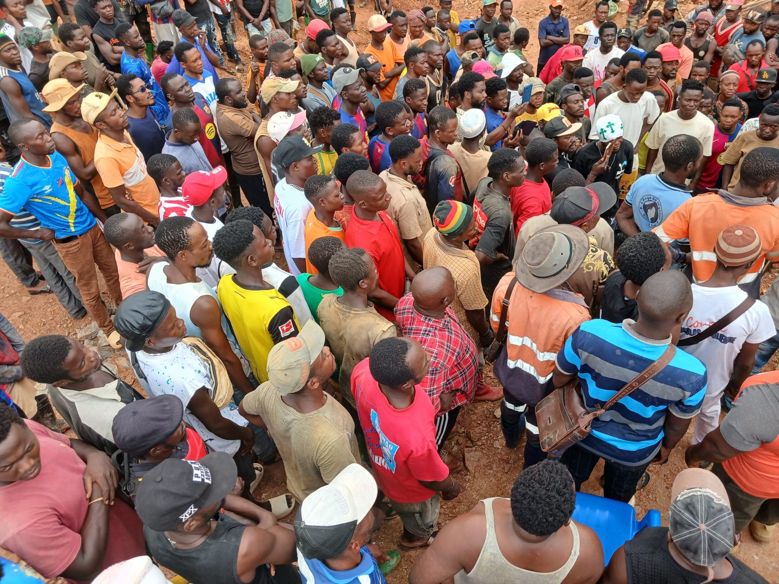 Haut-Uele : plus de 3 000 creuseurs artisanaux de Wamba dénoncent une « tentative de spoliation » de leurs sites aurifères