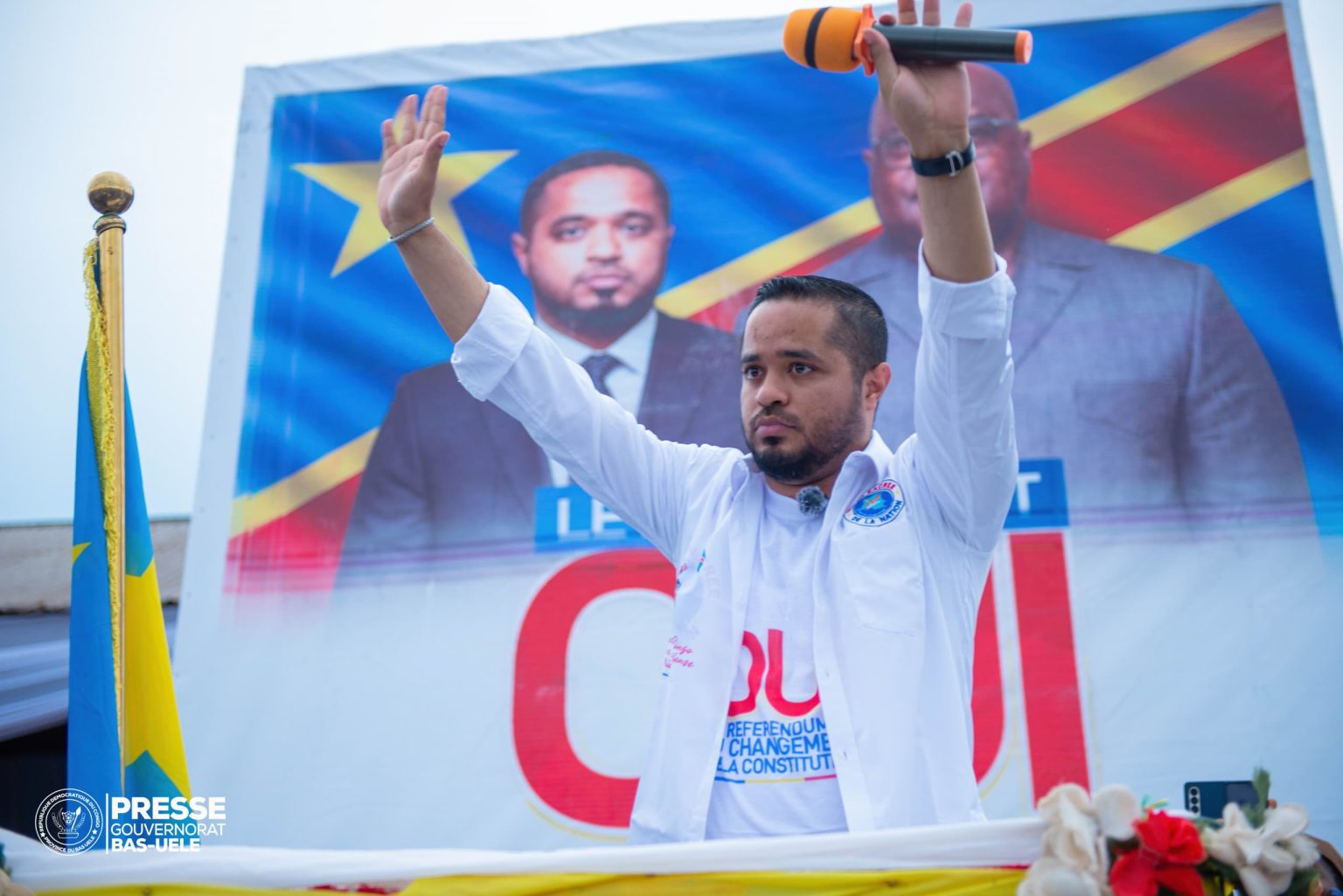 Bas-Uélé : le gouverneur Mike-David Mokeni et sa population disent oui au changement de la Constitution et au référendum